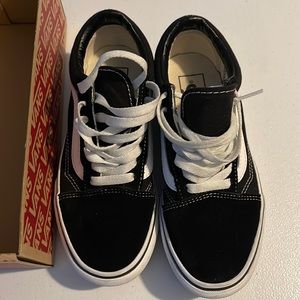 Vans old skool platfor black / white size 5 US womens